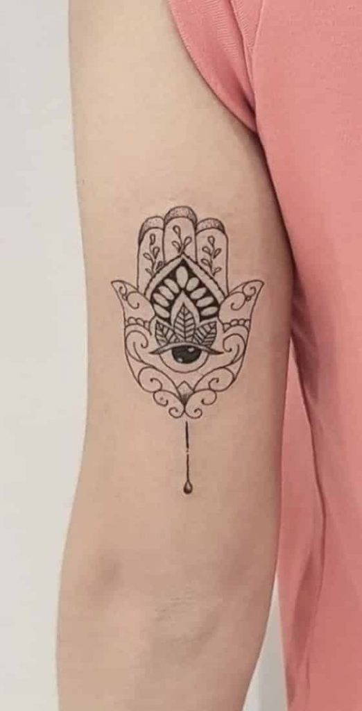 Tatuagem feminina pequena no braço mandala site Tattoo And You tattooandyou.com.