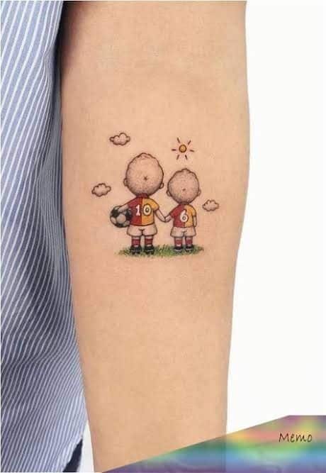 as tatuagens de filhos mais bonitas do mundo crianças brincando