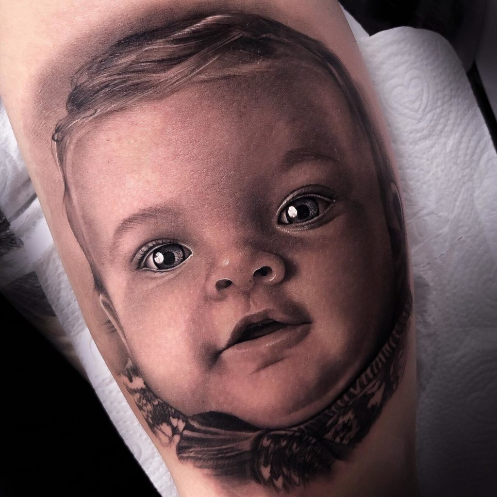 as tatuagens de filhos mais bonitas do mundo foto realismo bebe