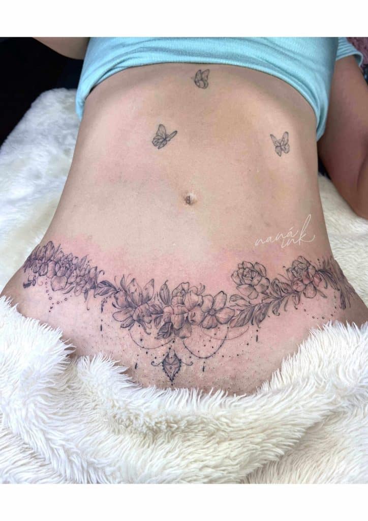 tatuagens na cintura mais bonitas e perfeitas floral cintura