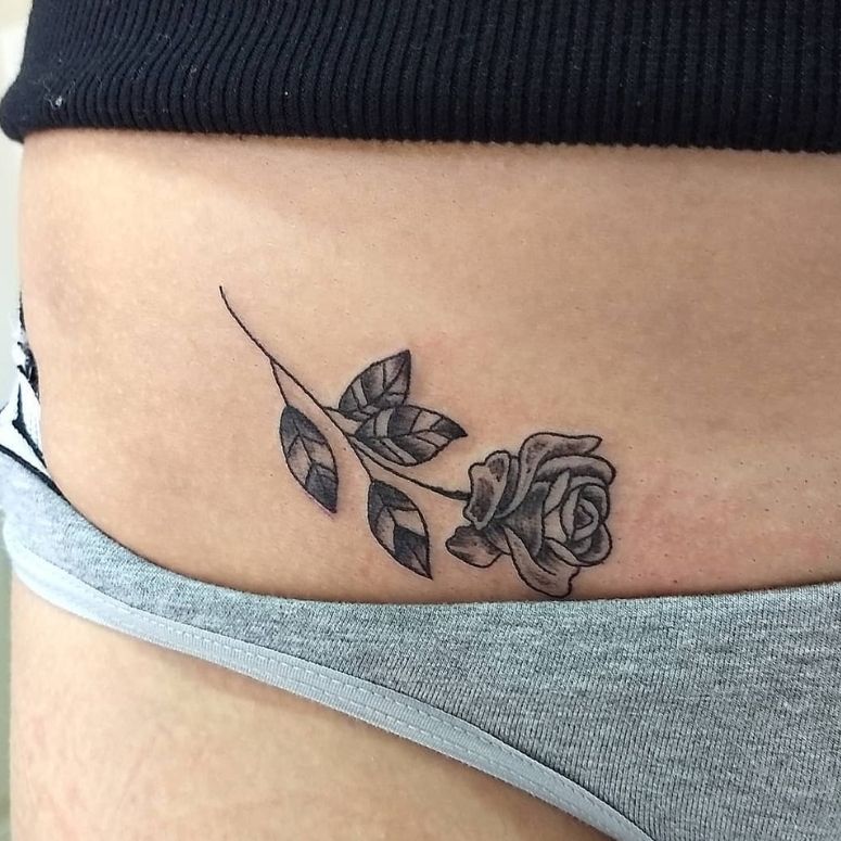 tatuagens na cintura mais bonitas e perfeitas rosa