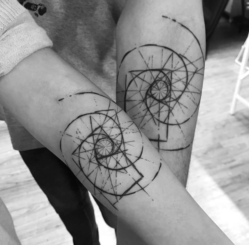 as mais bonitas tatuagens de irmãos circuito