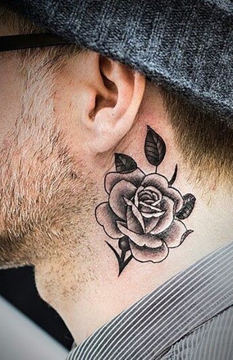 as mais bonitas tatuagens no pescoço masculino flor