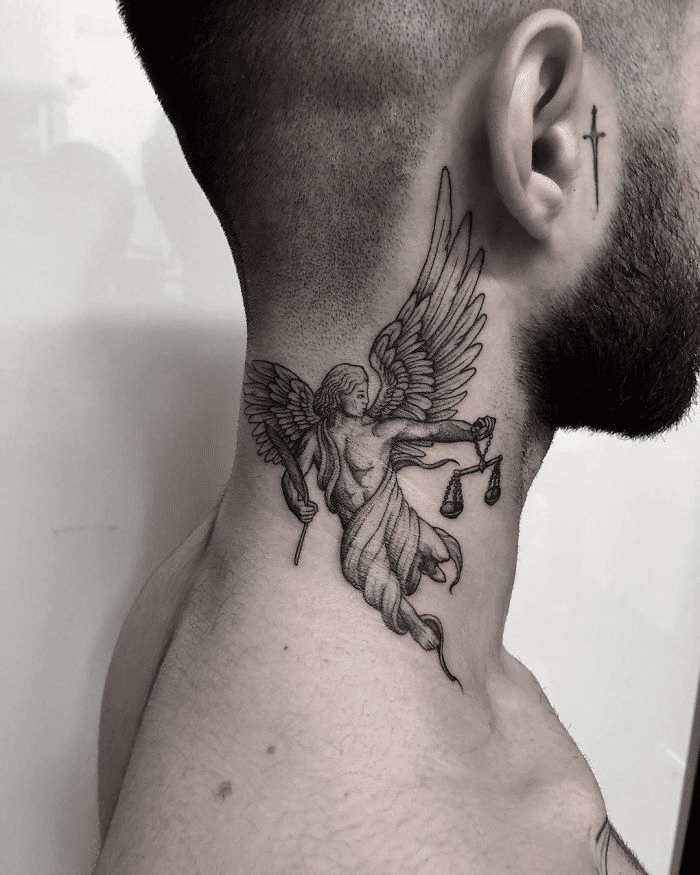 as melhores e mais bonitas tattoos no pescoço anjo