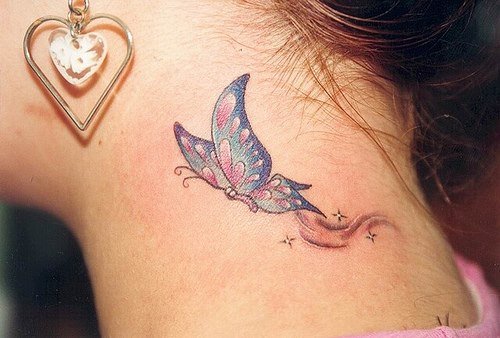 as melhores e mais bonitas tattoos no pescoço borboleta