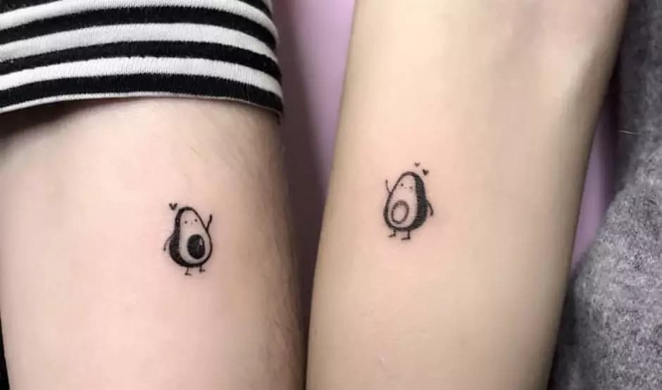 as melhores tatuagens de amizade da atualidade abacate