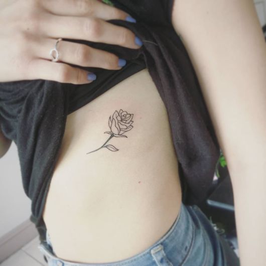 as melhores tatuagens femininas na costela