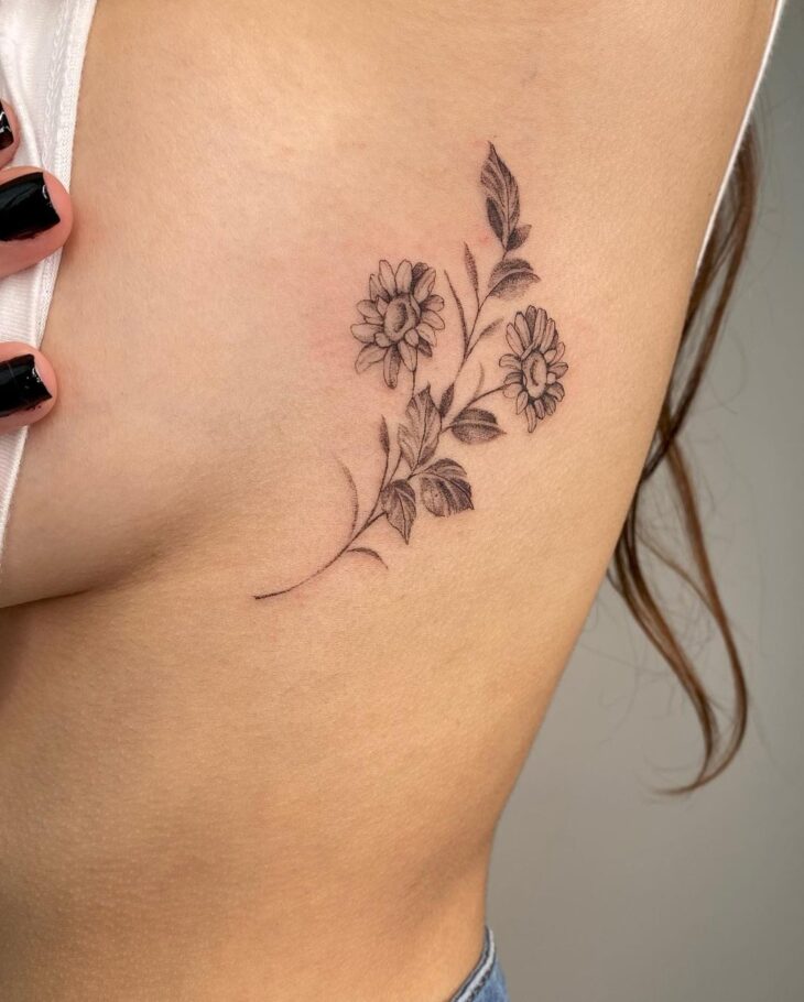 as melhores tatuagens femininas na costela ramo