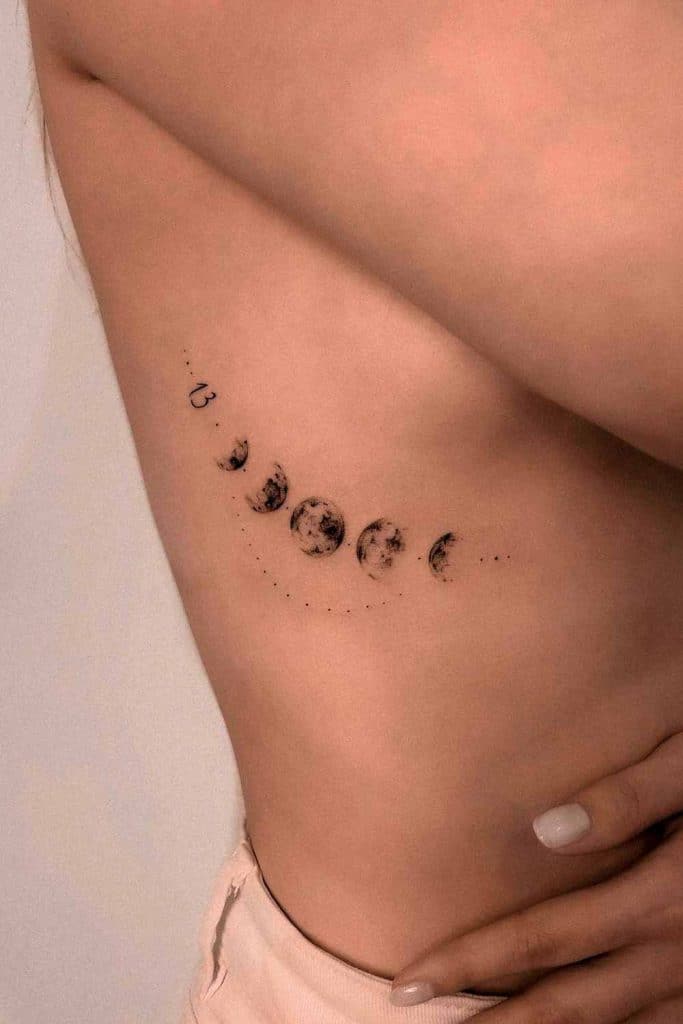 as melhores tatuagens para costela feminina lua