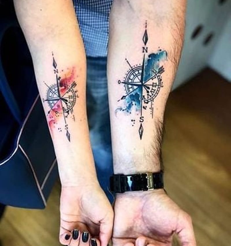 as tatuagens de casal mais bonitas da atualidade bussula