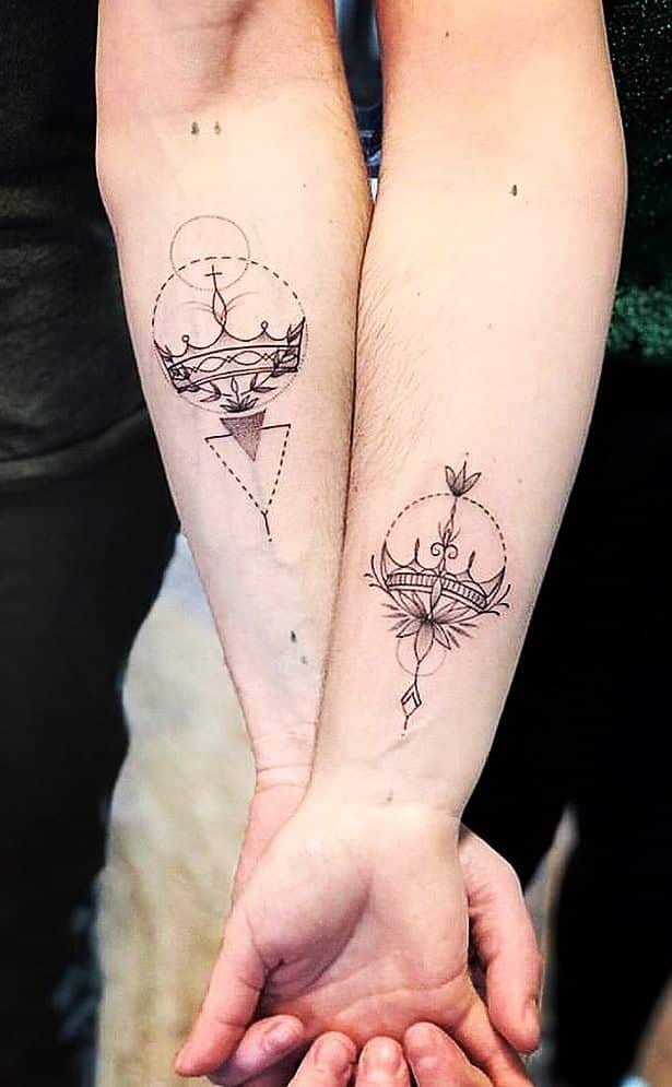 as tatuagens de casal mais bonitas da atualidade coroas diferenciadas