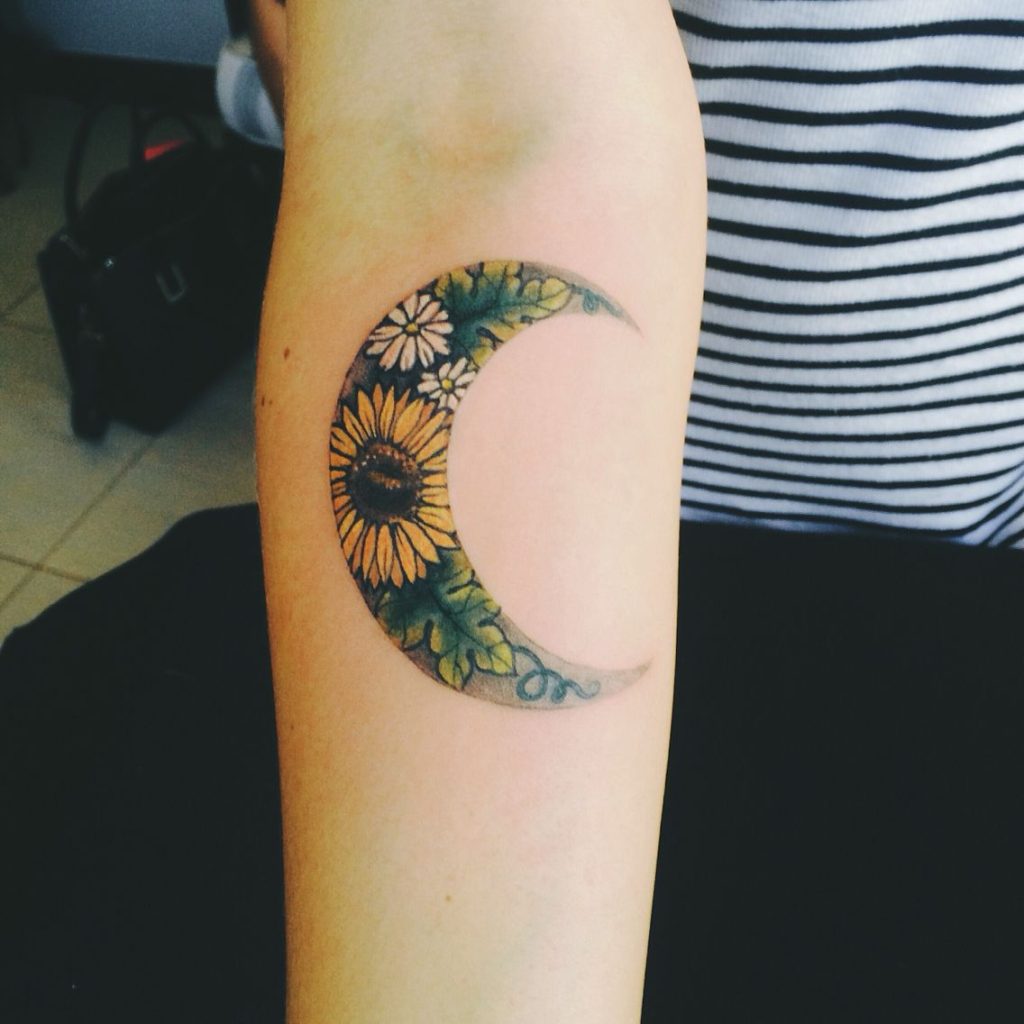 as tatuagens de girassol mais lindas e delicadas lua girassol