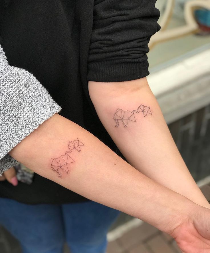 as tatuagens de mãe e filha mais perfeitas e delicadas elefantes