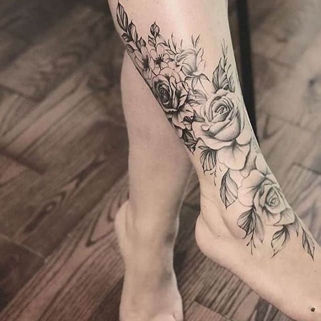 as tatuagens na canela mais bonitas atualmente floral