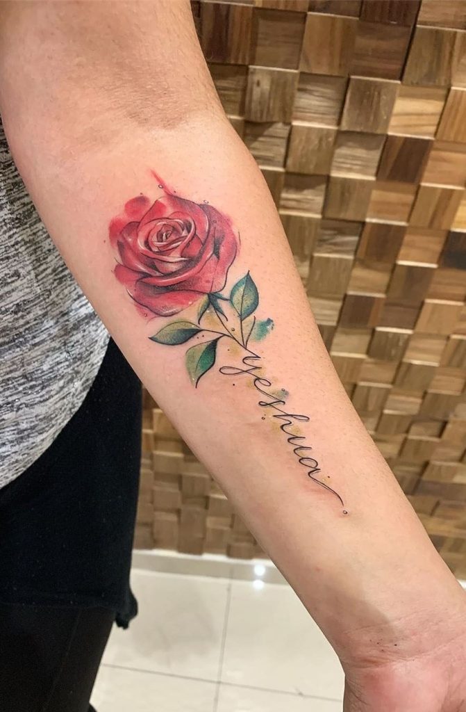 mais bonitas tatuagens de rosa do momento rosa vermelha