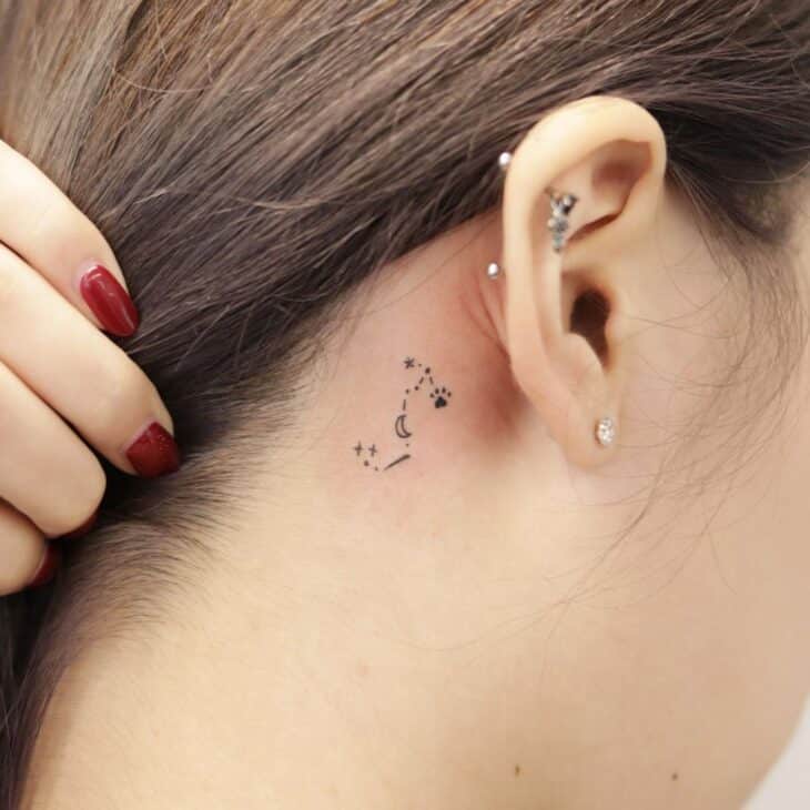 mais inovadoras e lindas tatuagens atrás da orelha minimalista