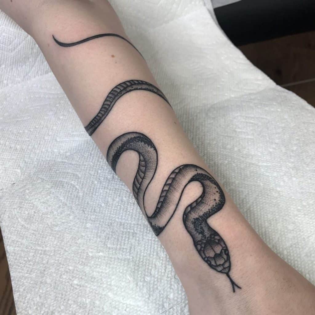 melhores e mais bonitas tatuagens de cobra serpente no braço