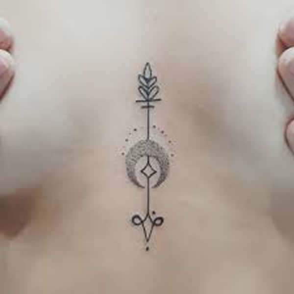 melhores e mais bonitas tatuagens no meio do peito linha vertical