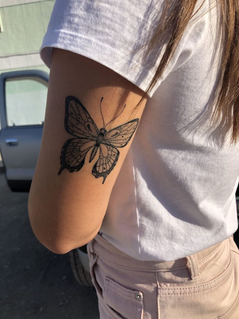 tatuagem feminina no braço uma escolha versátil para expressar sua personalidade e estilo broboleta