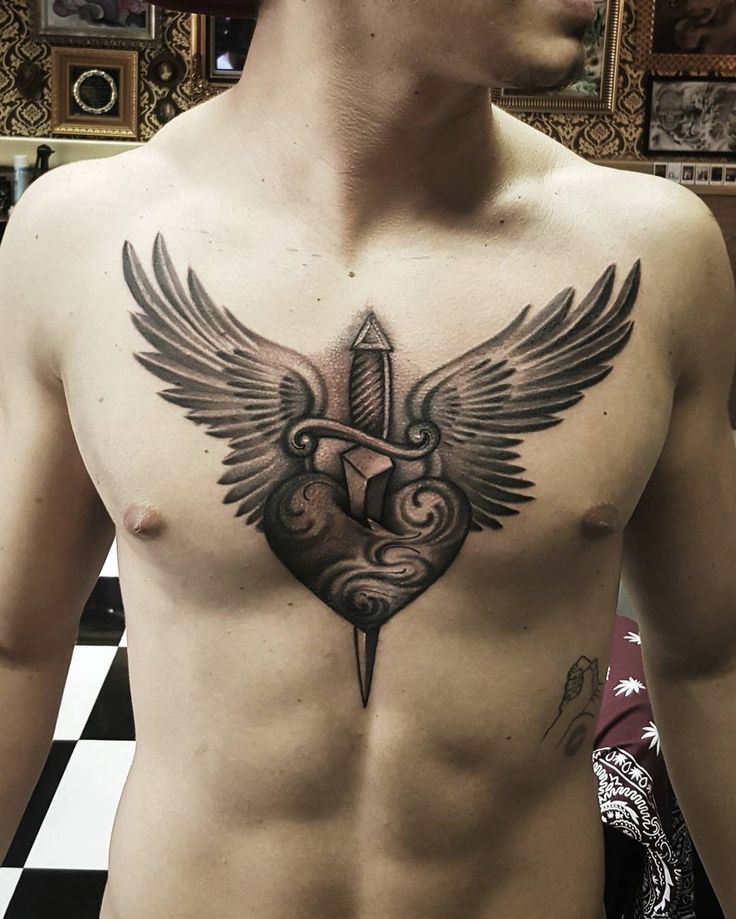 tatuagem no peito o que você precisa saber coração e asas