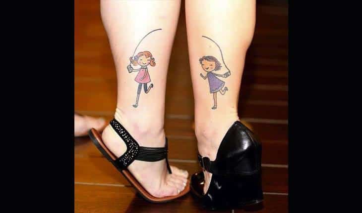 tatuagens de irmãs simplesmente perfeitas meninas brincando pular corda