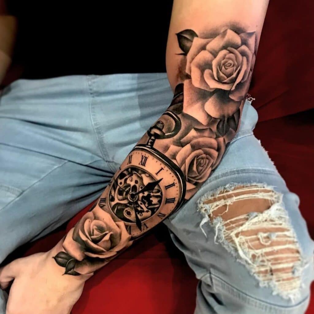 tatuagens no braço expressão artística criativa com significado pessoal e cultural floral e relogio