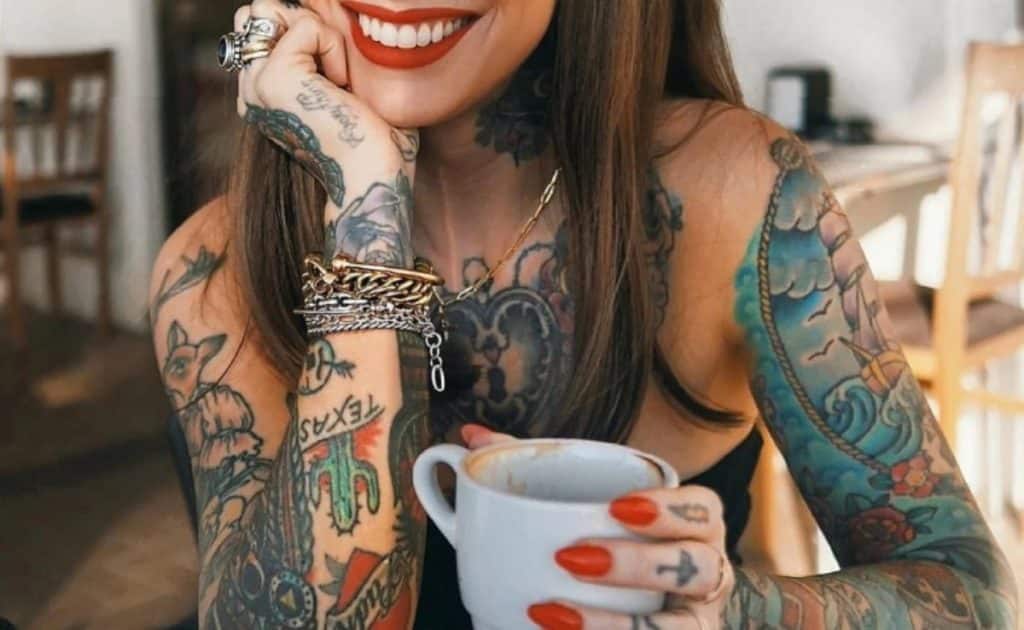 tatuagens no braço o que considerar antes de fazer uma coloridas