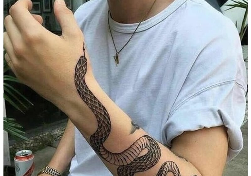 tendências de tatuagem masculina significado, estilos e mais cobra